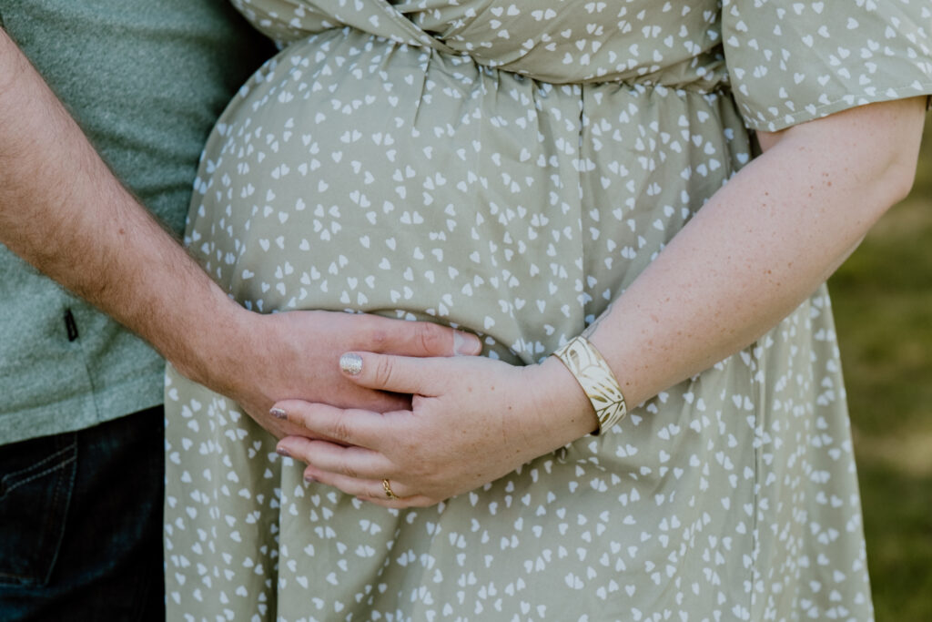 Séance grossesse de Justine et sa famille, photographe grossesse à Liège