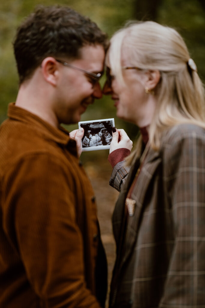 Séance grossesse en automne, photographe grossesse à Liège