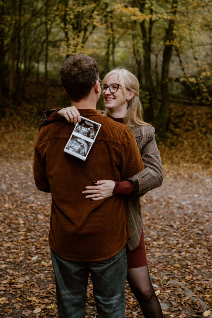 Séance grossesse en automne, photographe grossesse à Liège