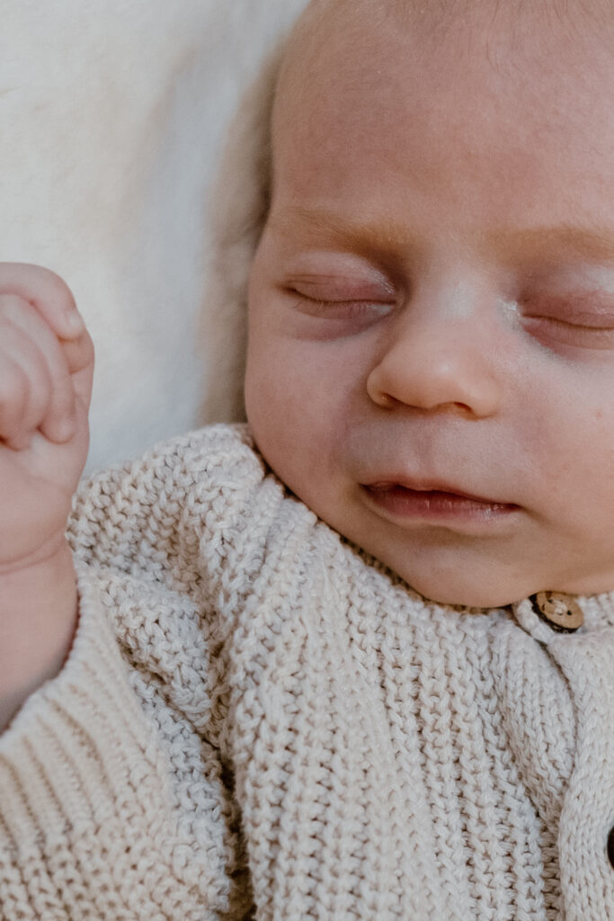 Séance naissance de Noé, photographe naissance à Liège
